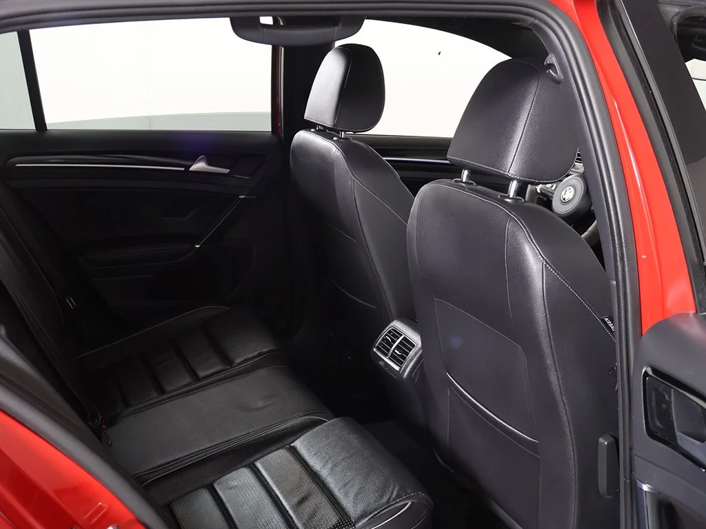 Used 2019 Red Volkswagen DCC & Navigation 4Motion image 28