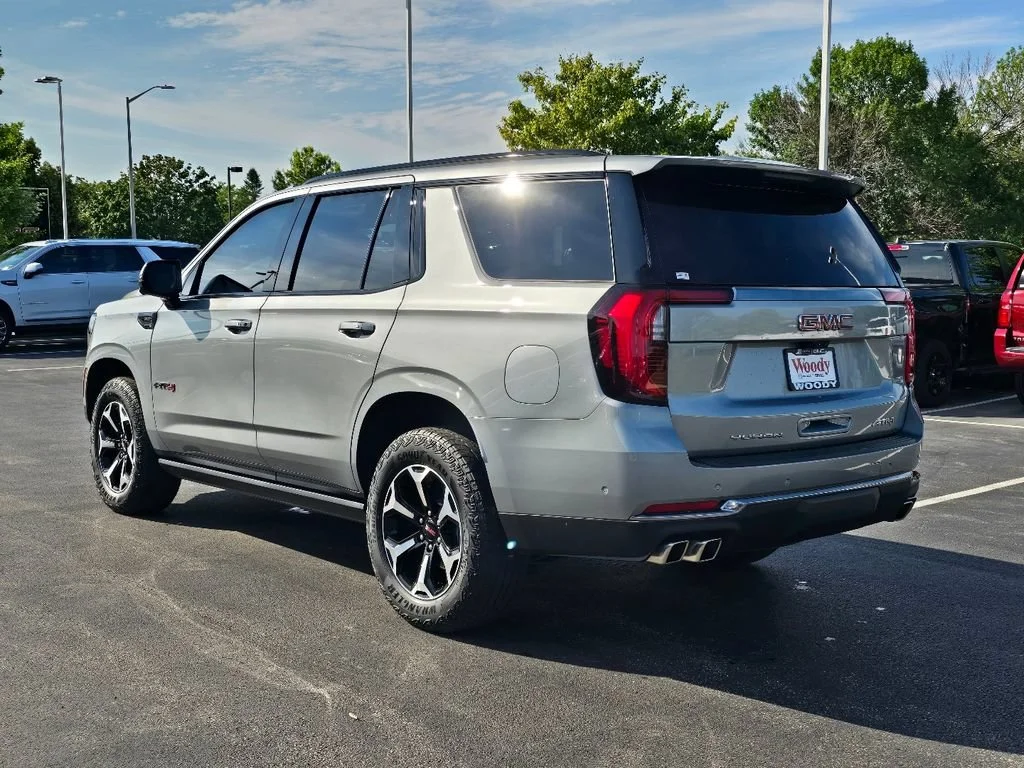 2025 GMC Yukon AT4 - Photo 10