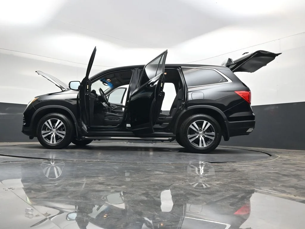 Used 2016  Honda EX-L image 41