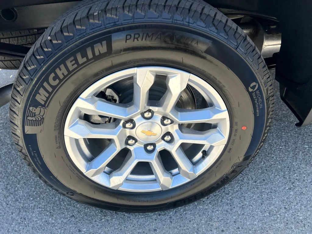 New 2026 Summit White Chevrolet LT image 30