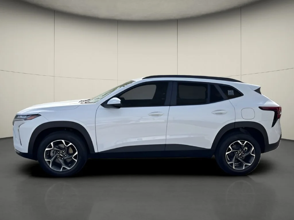 New 2026 Summit White Chevrolet LT image 4