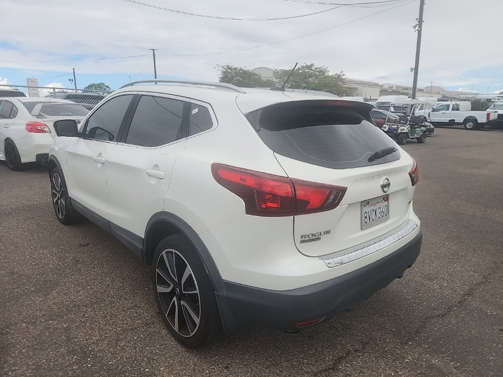 Used 2017 Pearl White Nissan SL image 10