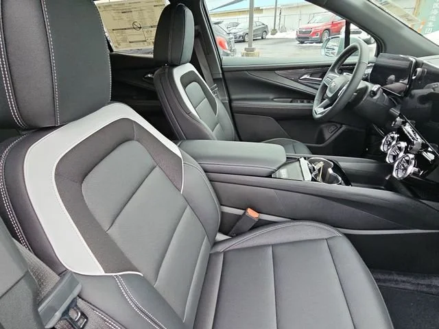2025 Chevrolet Blazer EV LT - Photo 27
