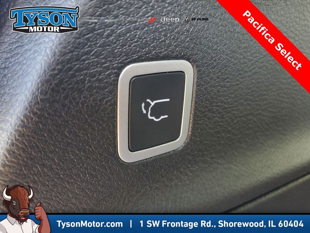 New 2026 Diamond Black Crystal Pearl-Coat Exterior Paint Chrysler Select image 7