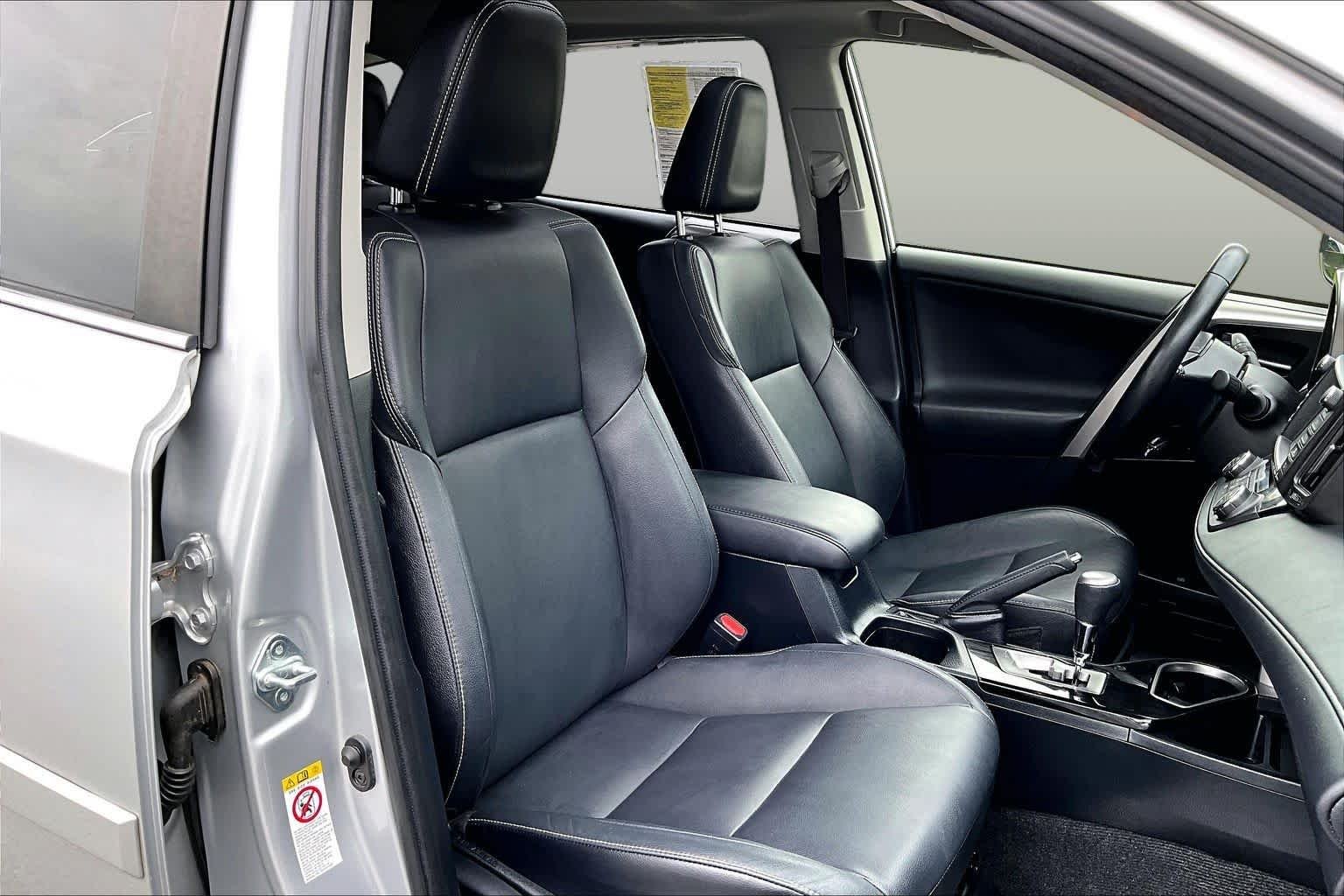 Used 2016 Classic Silver Metallic Toyota Limited image 9