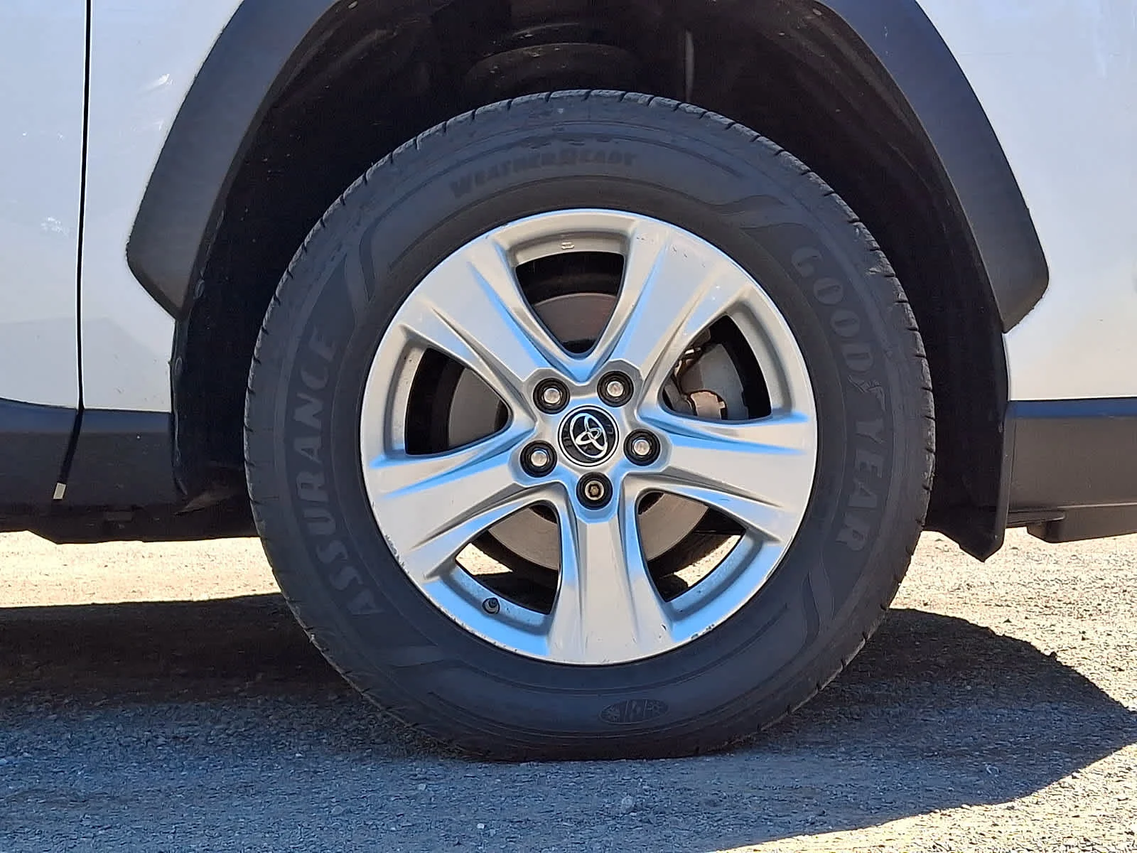 Used 2019 Super White Toyota Hybrid XLE image 6