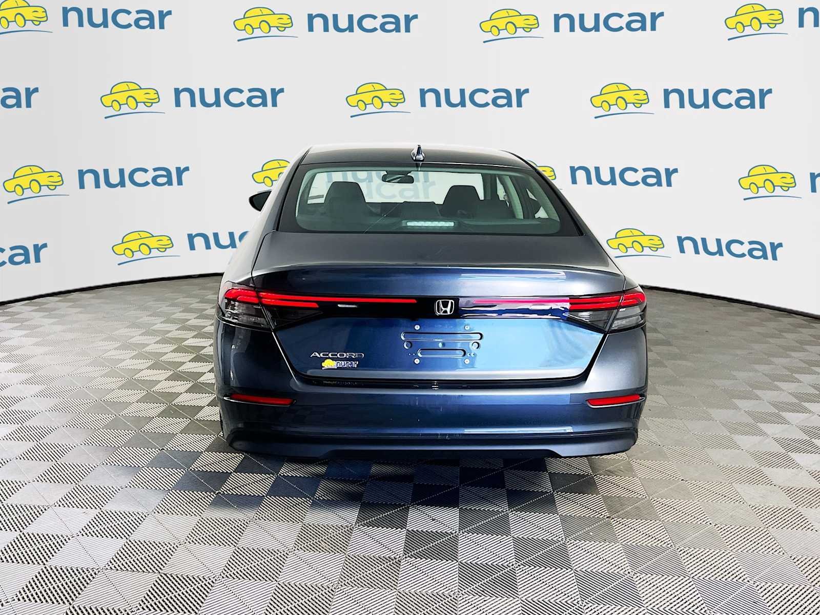 Used 2025 Meteorite Gray Metallic Honda LX image 6