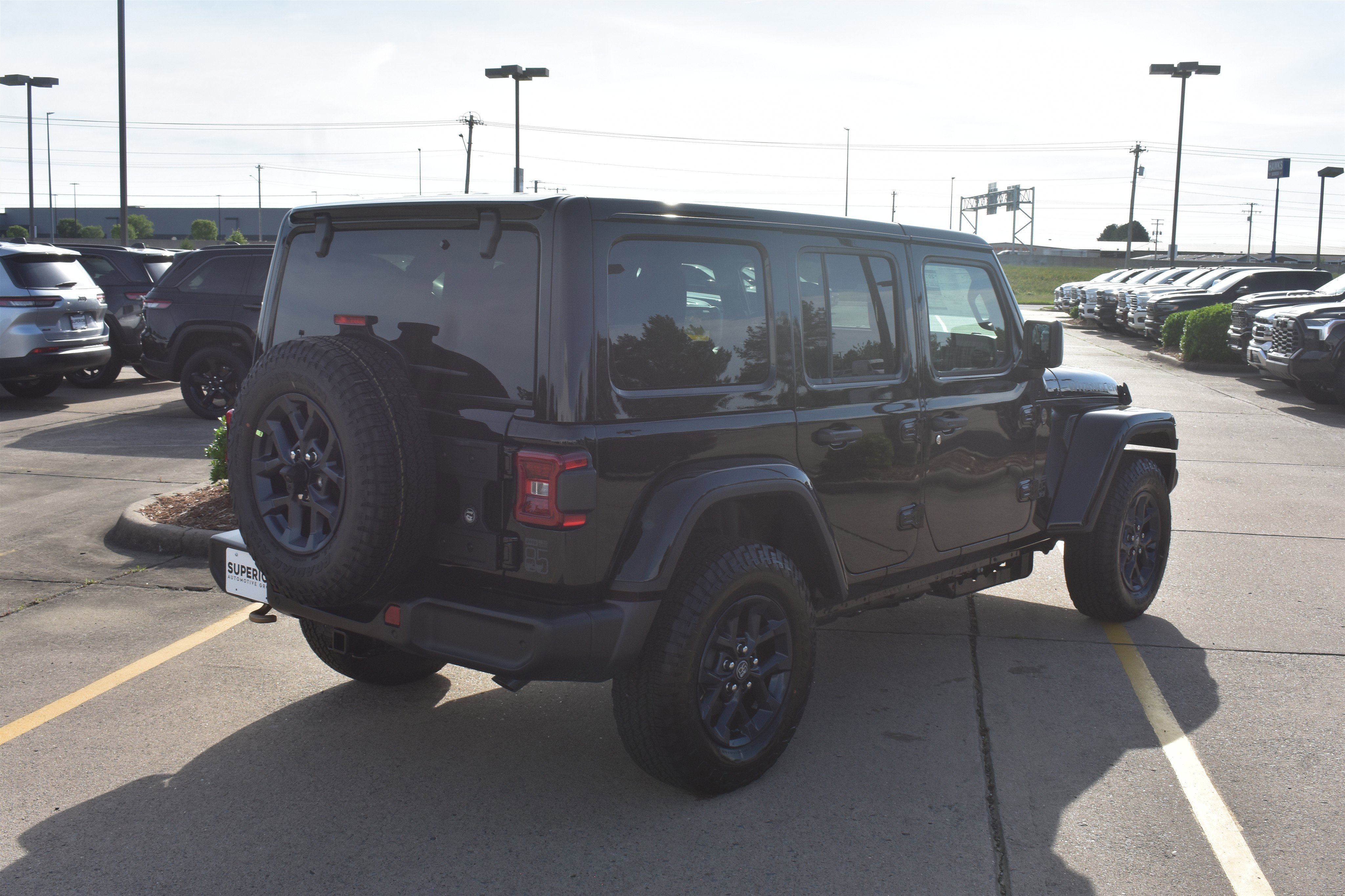 New 2026 Black Clear-Coat Exterior Paint Jeep 85th Anniversary image 5