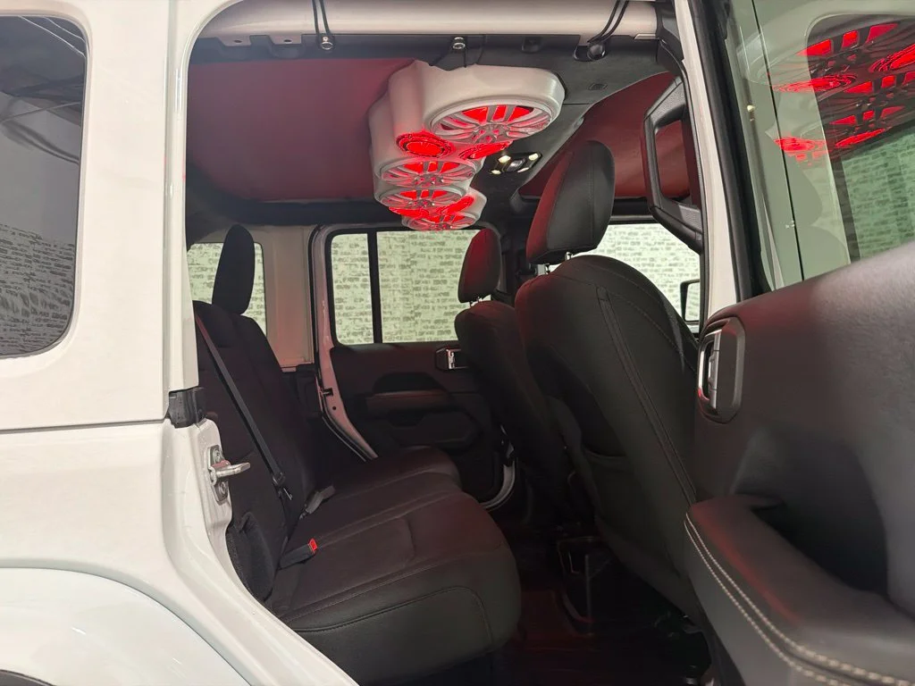 Used 2019 Bright White Clearcoat Jeep Unlimited Sahara image 12