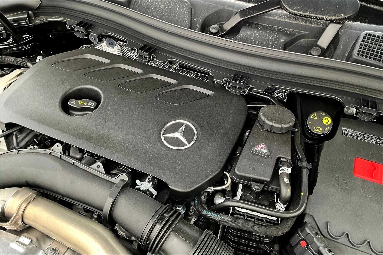 Used 2025 Night Black Mercedes-Benz GLA 250 image 19