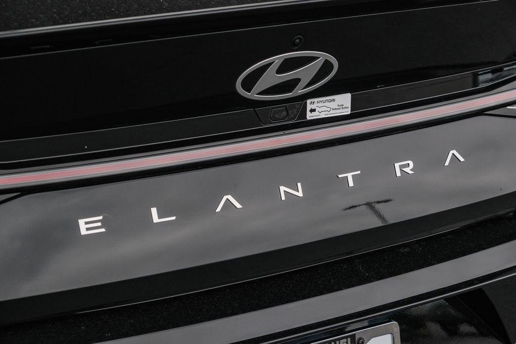 2025 Hyundai Elantra N Line - Photo 8