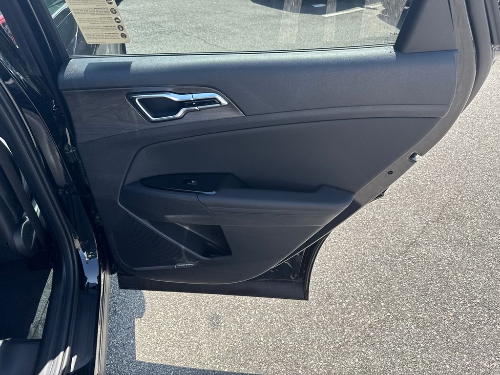 Used 2025 Black Kia X-Pro Prestige image 16