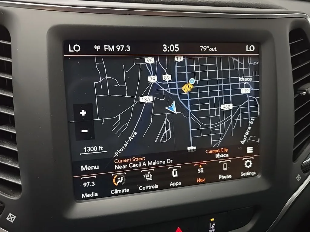 Used 2023 Gray Jeep Altitude image 27