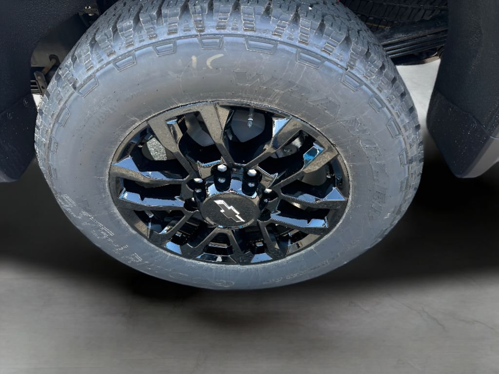 New 2026 Summit White Chevrolet LT image 9