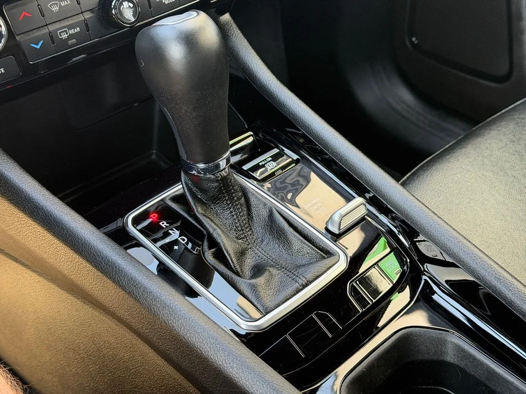 Used 2025 White Jeep Limited image 15