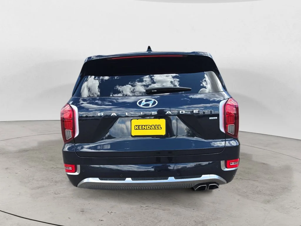 Used 2022 White Hyundai Calligraphy image 4