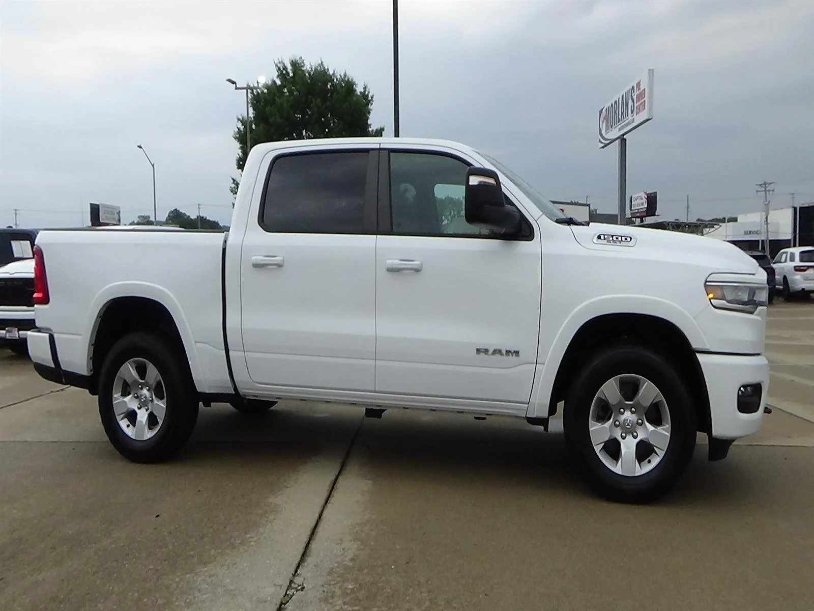 Used 2025 Bright White Clear Coat (pw7) RAM Big Horn image 5