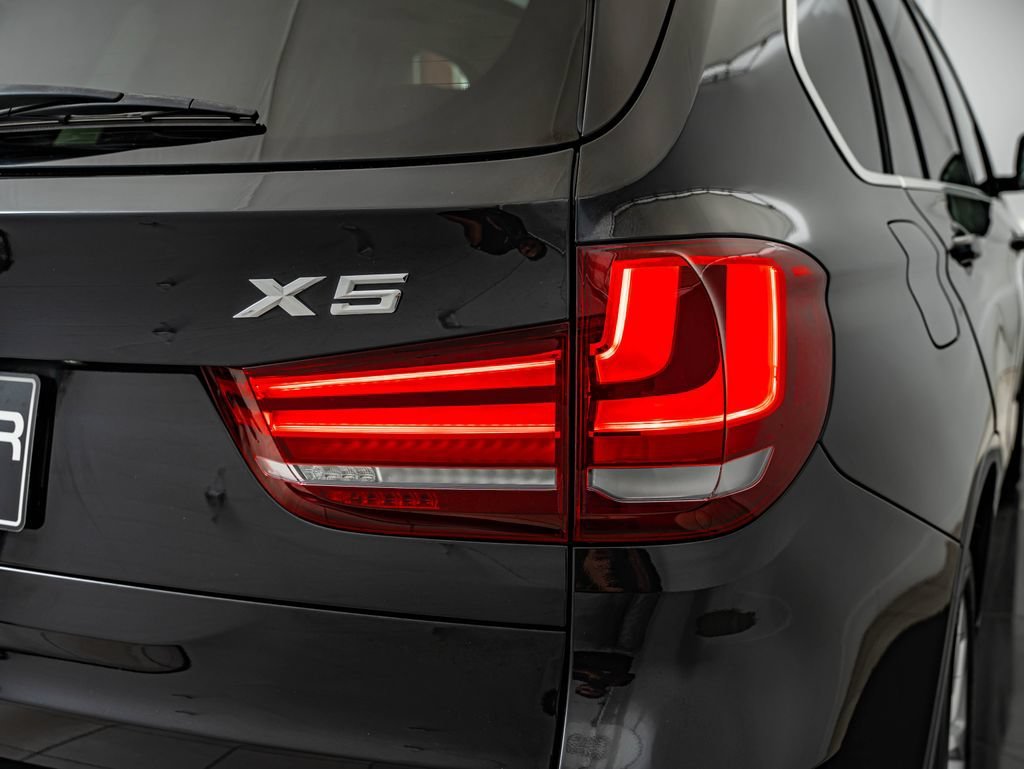 Used 2015 Black Sapphire Metallic BMW xDrive35i image 15