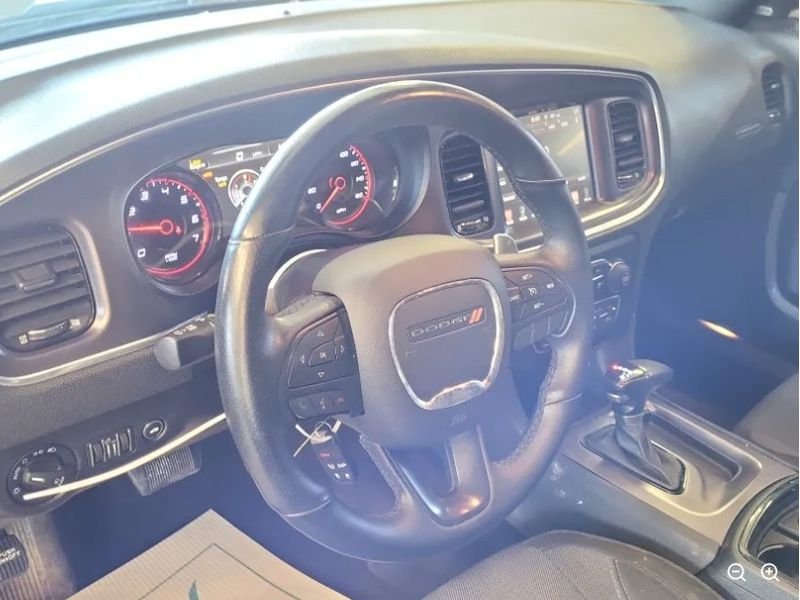 Used 2016 Granite Pearlcoat Dodge R/T image 6