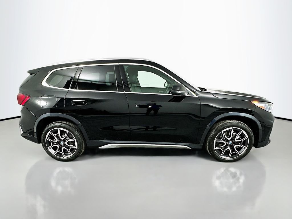 Used 2026 Jet Black BMW xDrive28i image 4
