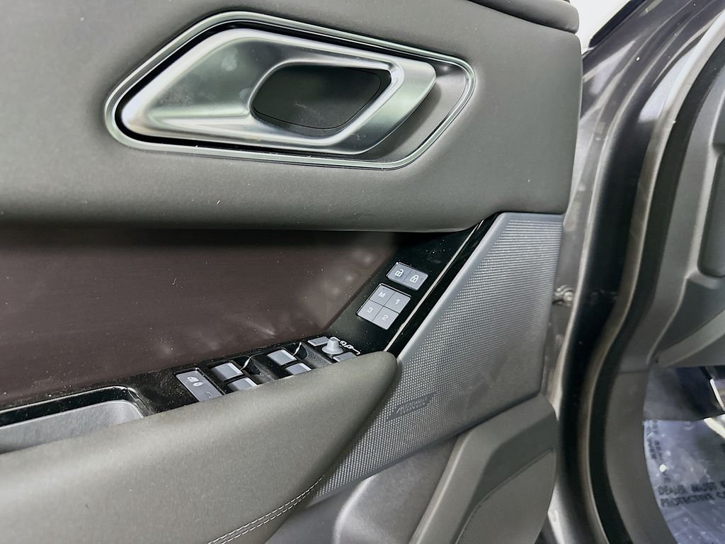 New 2026 Carpathian Grey LAND ROVER  image 23