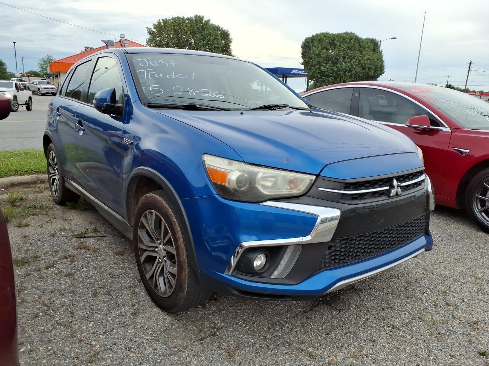 Used 2019 Octane Blue Metallic Mitsubishi SE 2.0 image 3