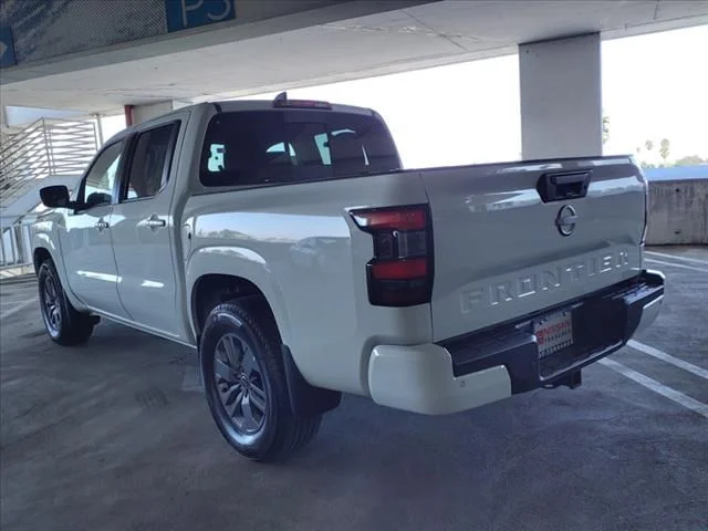 New 2025 Glacier White Nissan Crew Cab SV image 10
