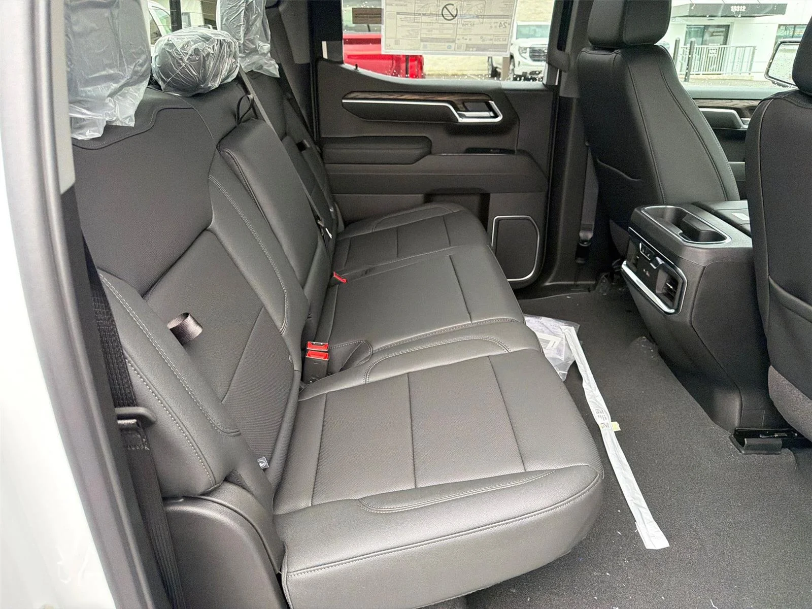 2026 GMC Sierra 1500 SLT - Photo 10