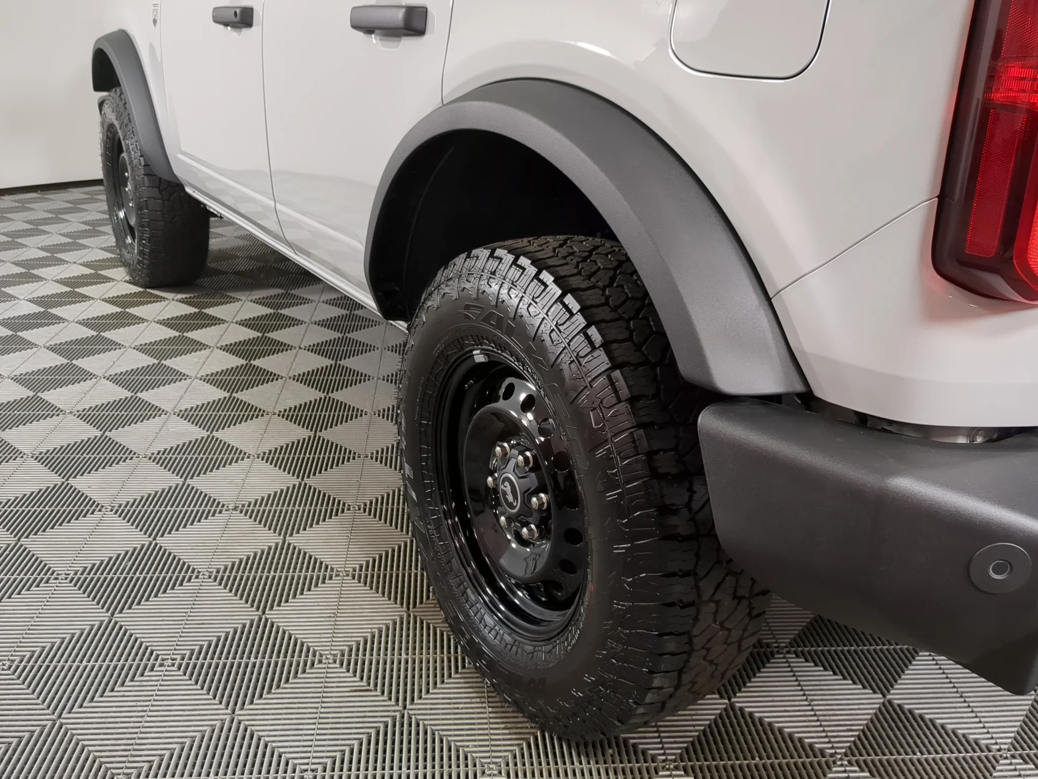 New 2026 Avalanche Gray Ford Big Bend® image 5