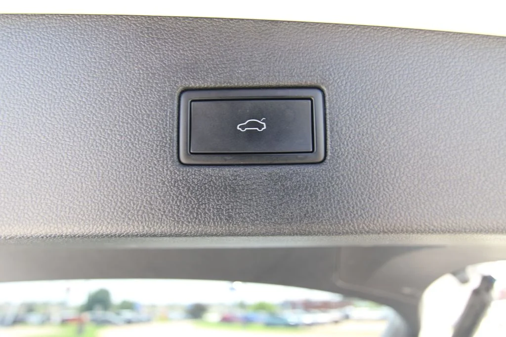 Used 2024  Volkswagen 2.0T Wolfsburg Edition image 33