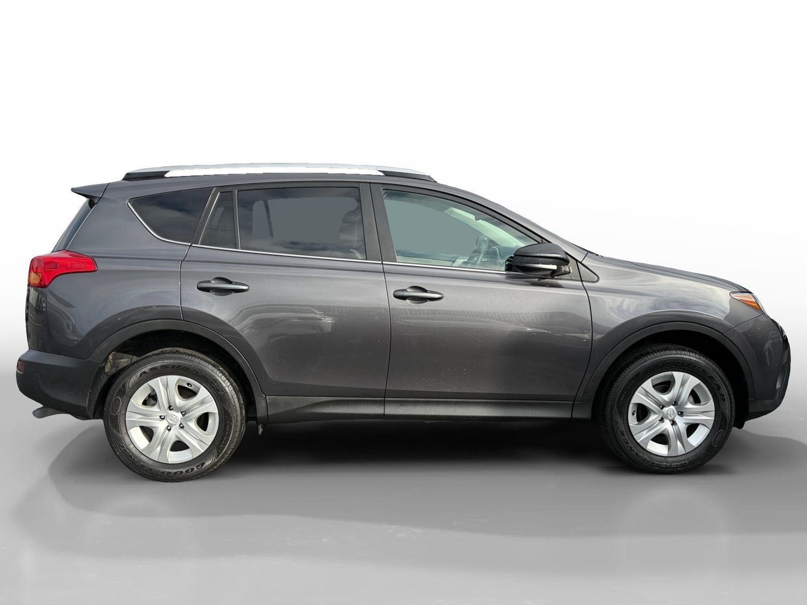 Used 2014 Magnetic Gray Metallic Toyota LE image 6