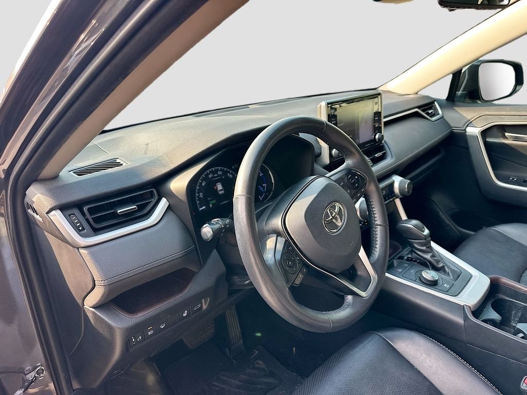 Used 2019 Gray Toyota Limited image 9
