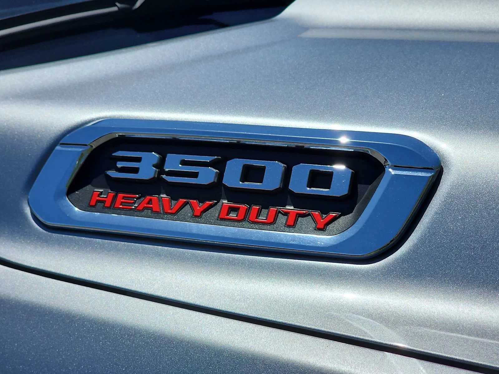 Used 2024 Billet Silver Metallic Clearcoat Ram Laramie image 11