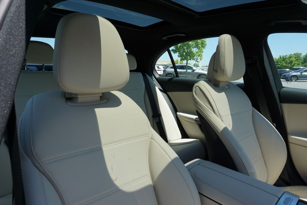 2025 Mercedes-Benz C-Class Sedan C 300 - Photo 65