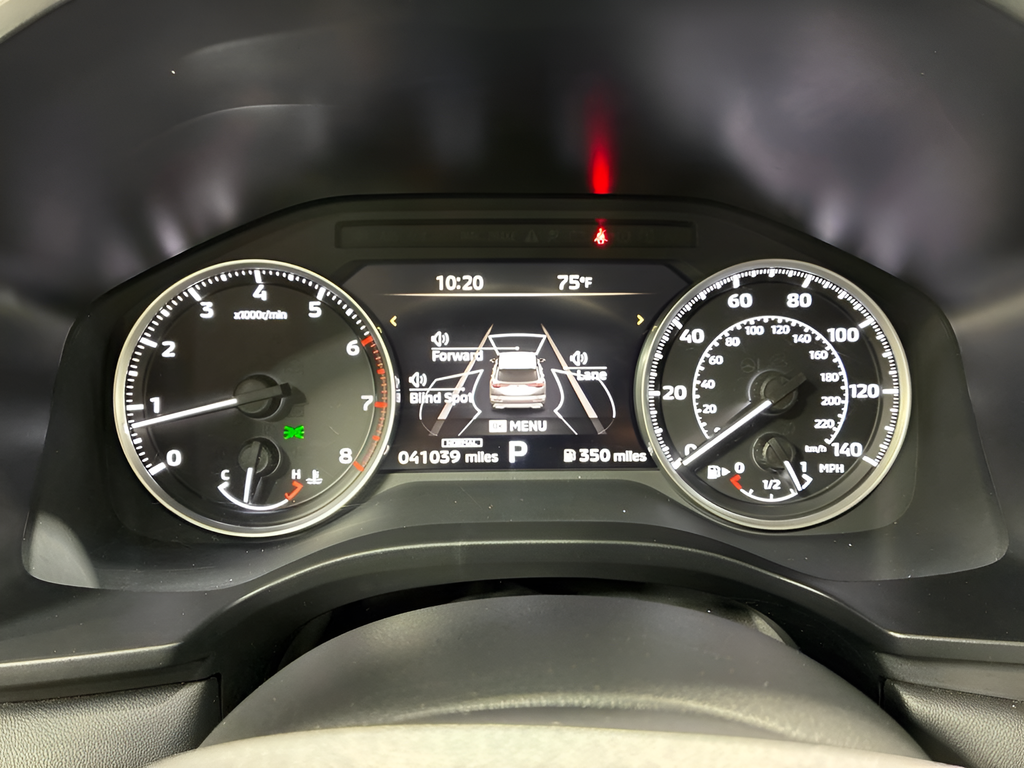 Used 2025  Mitsubishi SE image 5