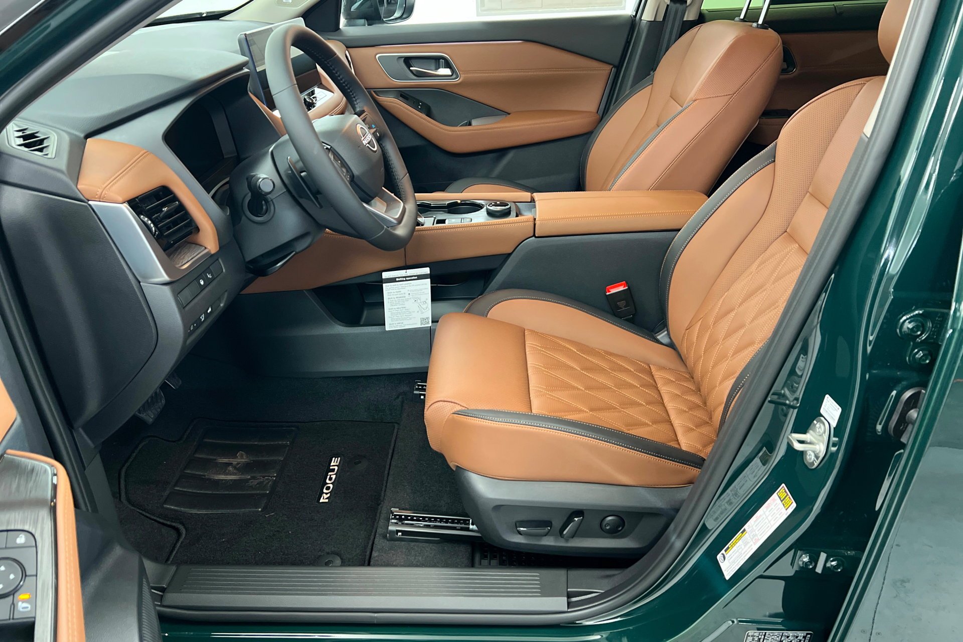 New 2026 Obsidian Green Pearl Nissan Platinum image 18