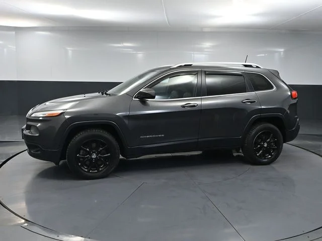 Used 2016 Gray Jeep Latitude image 11