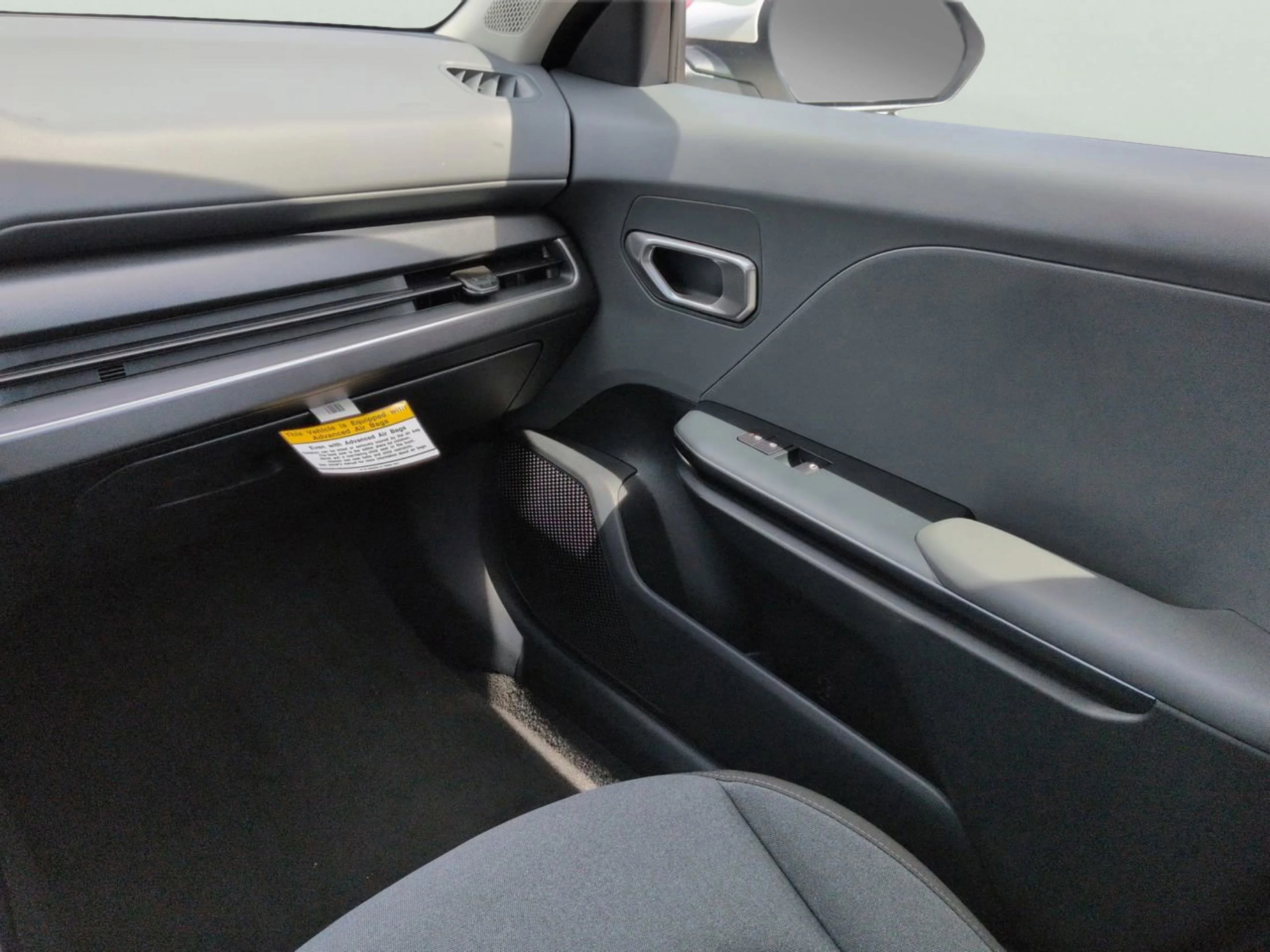 New 2026 Snow White Pearl Kia LXS image 18