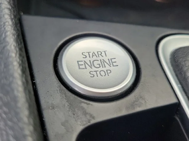2023 Volkswagen Jetta SE - Photo 28