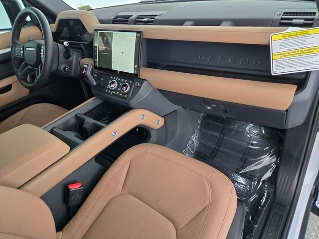 New 2026 Fuji White Land Rover X-Dynamic SE image 18