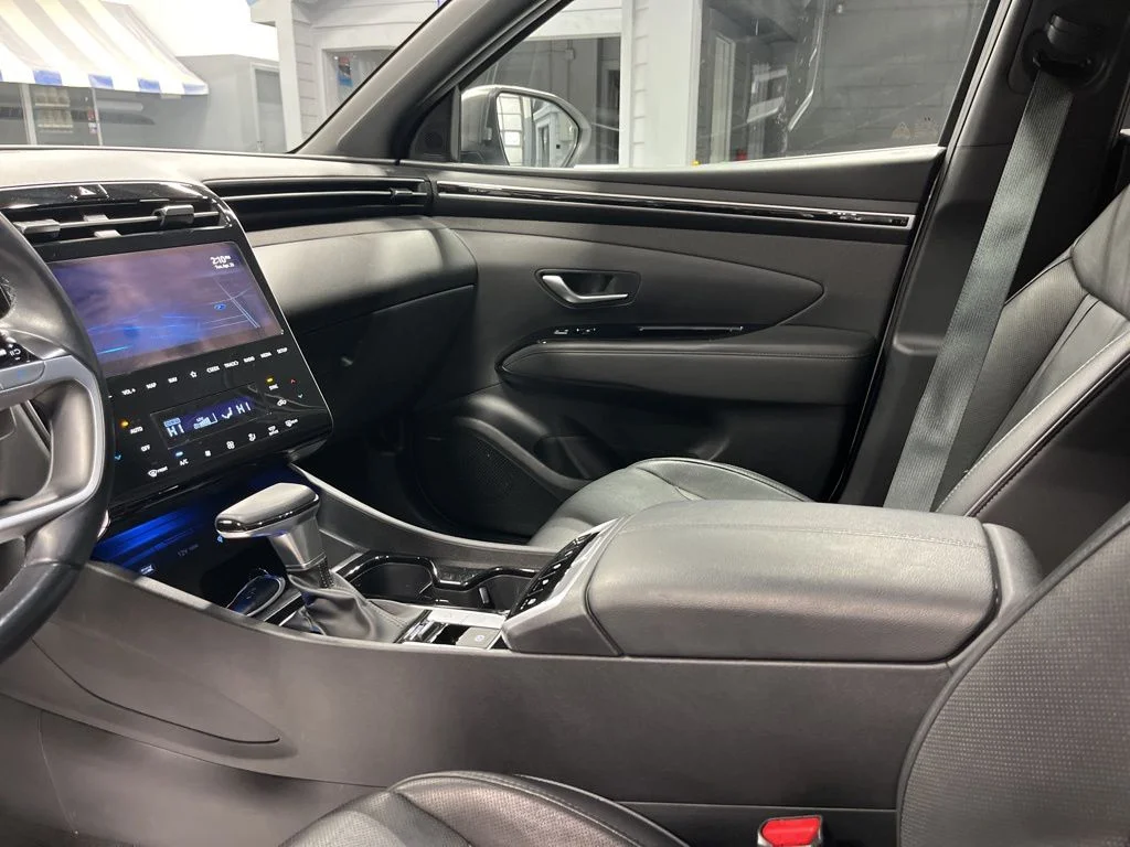 Used 2022 Ice White Hyundai Limited image 15