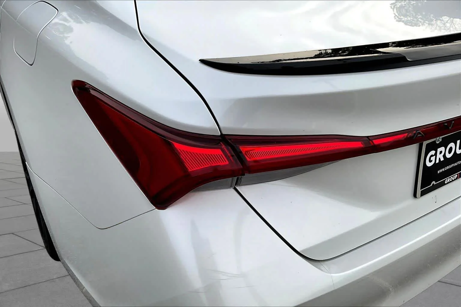 Used 2019 Wind Chill Pearl Toyota Touring image 29