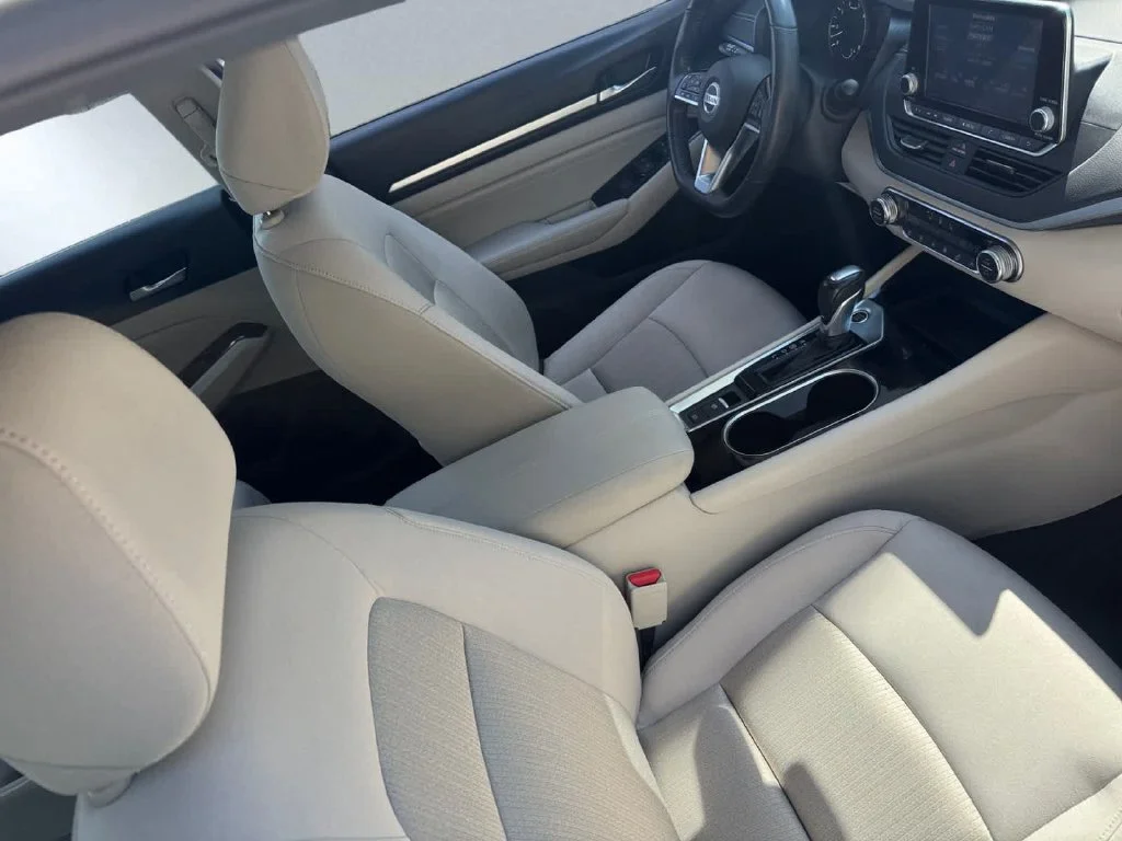 Used 2020 White Nissan 2.5 SV image 20
