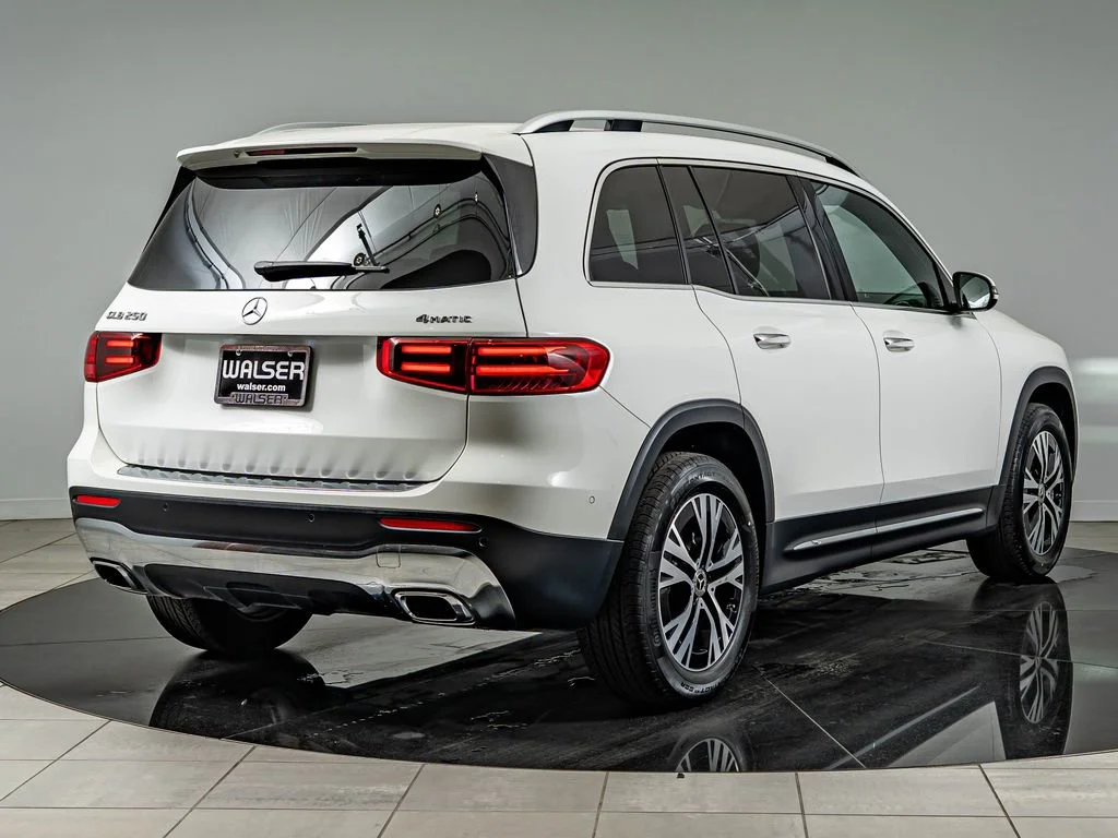 Used 2026 Polar White Mercedes-Benz GLB 250 image 5