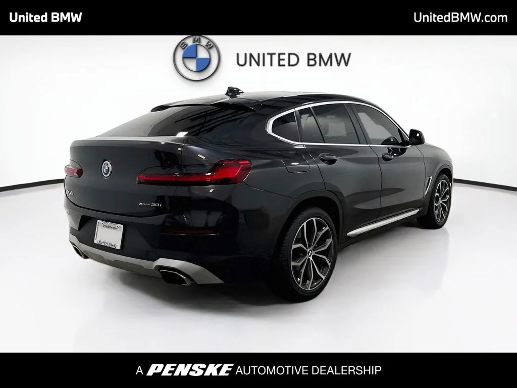 Used 2022 Dark Graphite Metallic BMW xDrive30i image 5