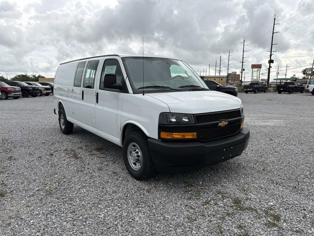 2026 Chevrolet Express Cargo Wt