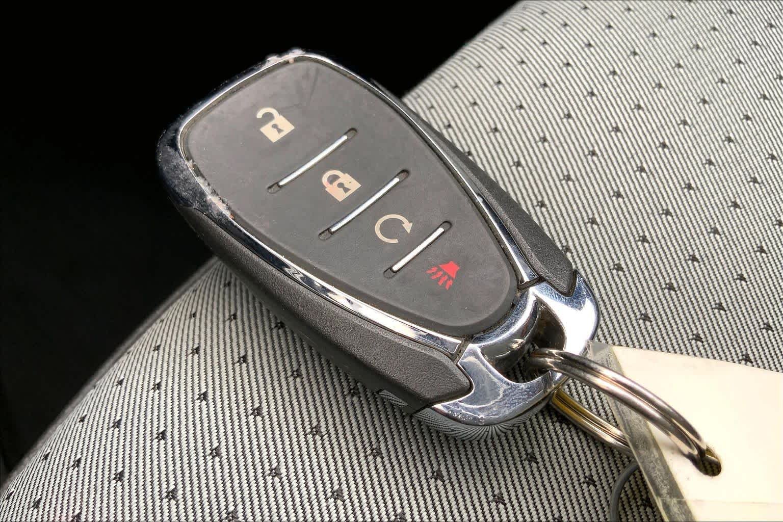 Used 2025 Mosaic Black Metallic Chevrolet LT image 15