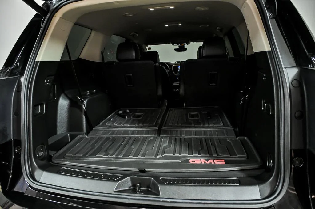 Used 2022 Ebony Twilight Metallic GMC Denali image 9