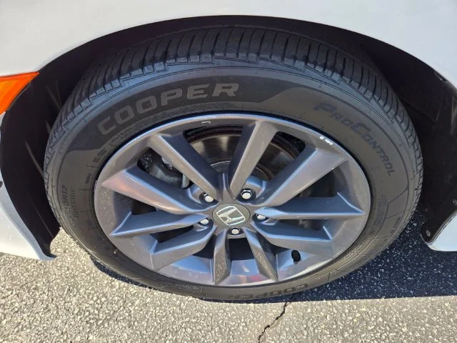 Used 2020 White Honda EX image 23