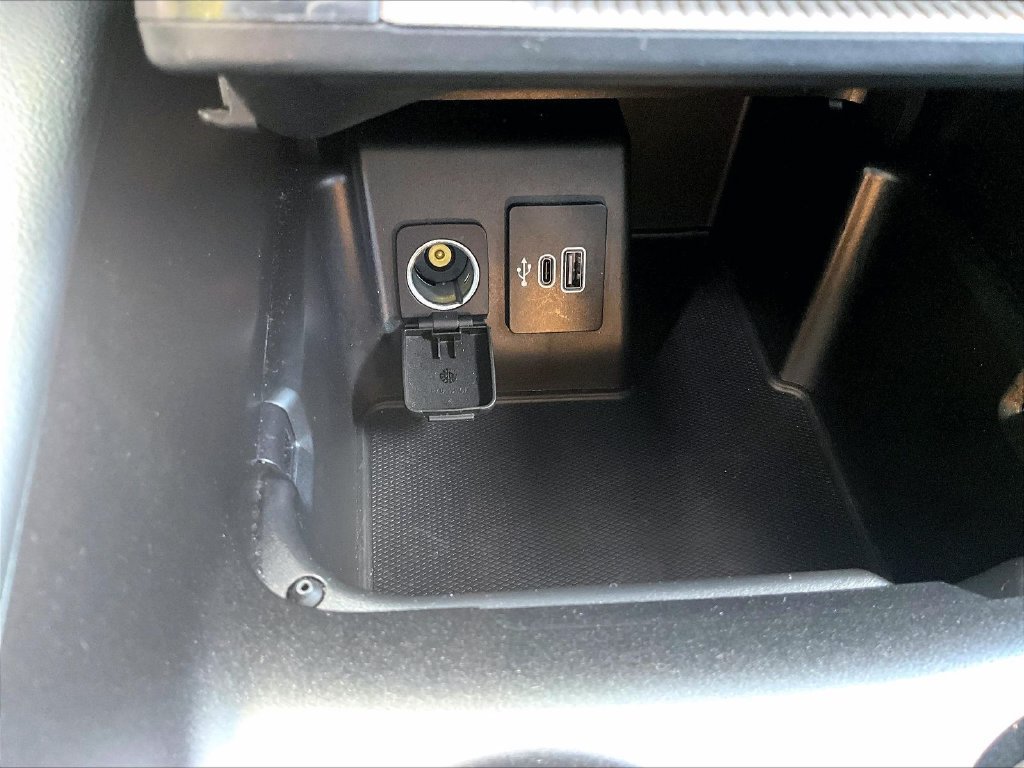 Used 2025 Black Metallic Ford ST-Line image 28